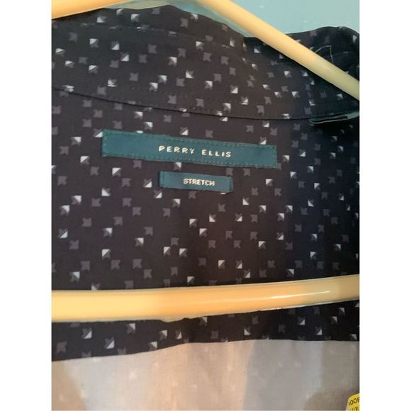 NWT Men's Perry Ellis Black Button Down Shirt Size 2XL - Picture 3 of 5